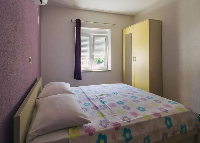 Apartments With Free Private Parking