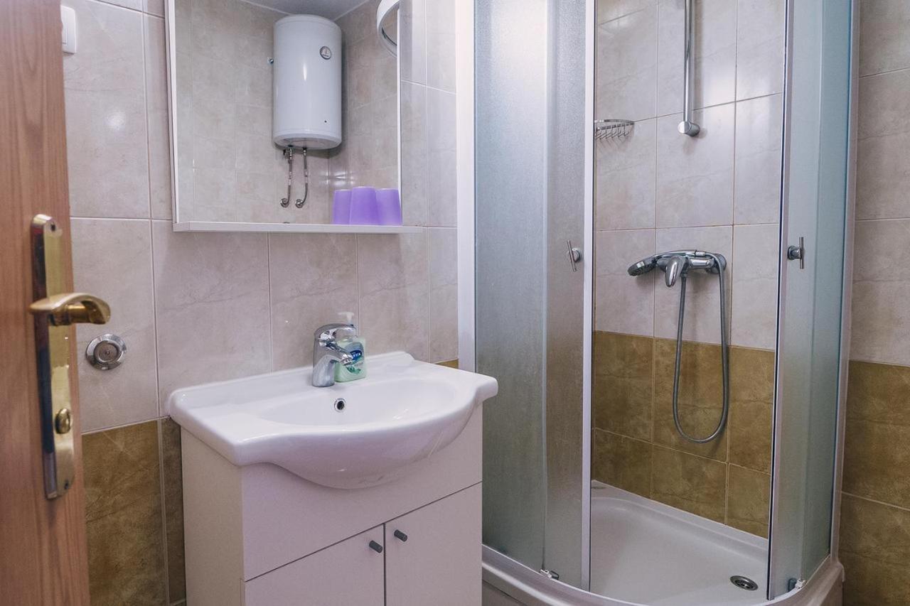 Apartment With Free Private Parking