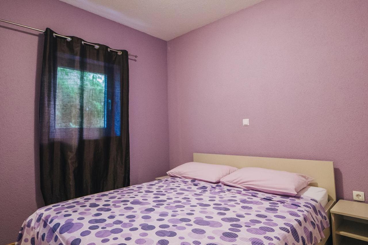 With Free Private Parking Apartmán *